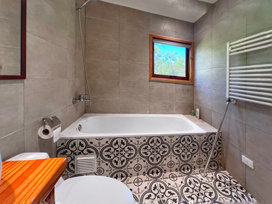 VENTA | Casa 4D3B con Cabaña 2D1B  | Km. 8,5 camino Pucon Villarrica