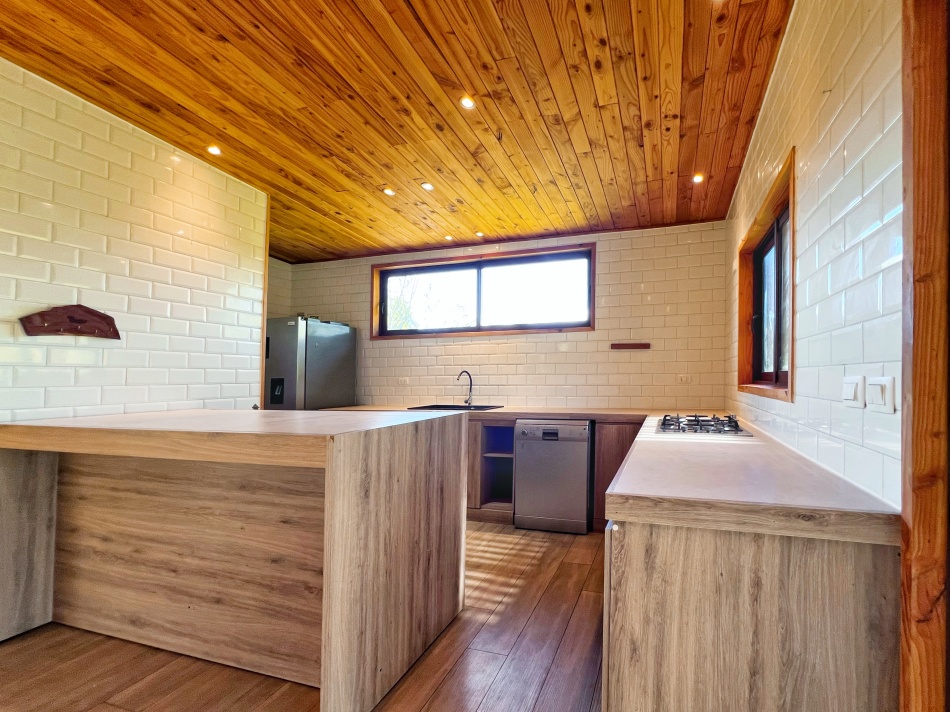 VENTA | Casa 4D3B con Cabaña 2D1B  | Km. 8,5 camino Pucon Villarrica