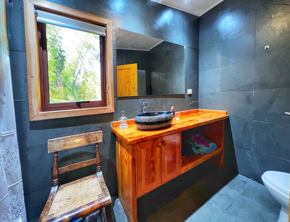 VENTA | Casa 4D3B con Cabaña 2D1B  | Km. 8,5 camino Pucon Villarrica