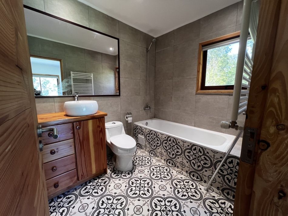 VENTA | Casa 4D3B con Cabaña 2D1B  | Km. 8,5 camino Pucon Villarrica